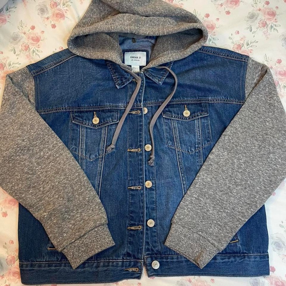 Forever 21 Women's Denim Jacket Size L Blue Jean‎ Hoodie Sweatshirt Sleeves
